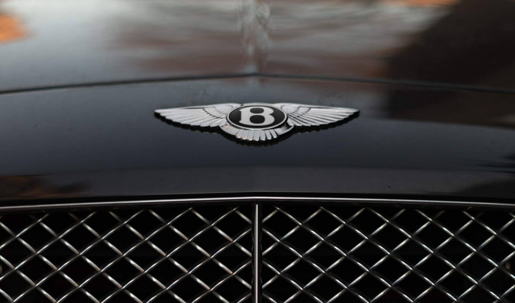 You are currently viewing Bentley Displays Custom Flying Spur Hybrid As Collab